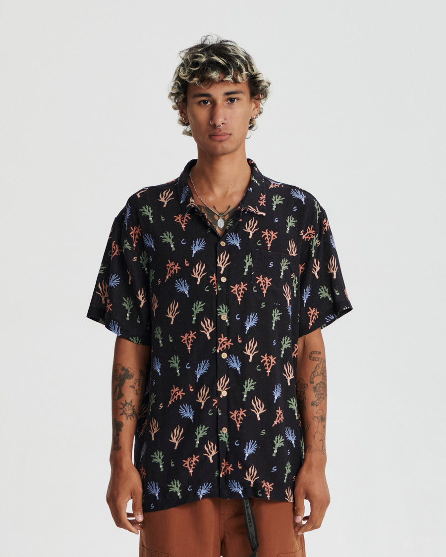 Reefing Ss Resort Shirt - Black